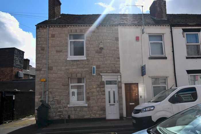 3 Bedroom Terraced House To Rent In Conway Street, Stoke On Trent, ST4