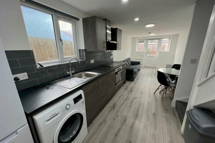 1 Bedroom Flat To Rent In Mackintosh Place Cardiff, CF24