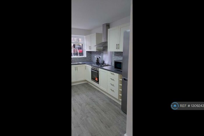 1 Bedroom Flat To Rent In Richmond Road, London, E8