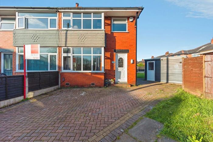 3 Bedroom Semi Detached House For Sale In Broadway Close, Urmston, Manchester, Greater Manchester, M41