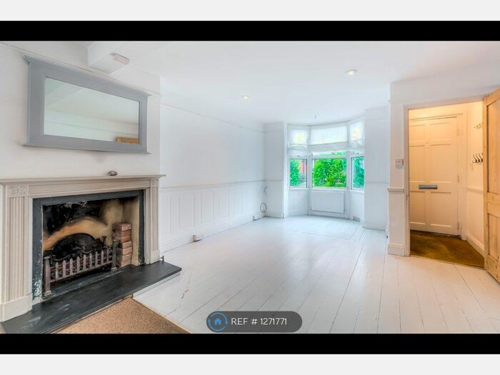 3 Bedroom Terraced House To Rent In Woodview, Arundel BN18