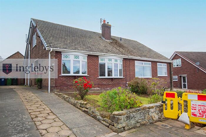 3 Bedroom Semi-detached Bungalow For Sale In Severn Grove, Skelton-In-Cleveland, TS12