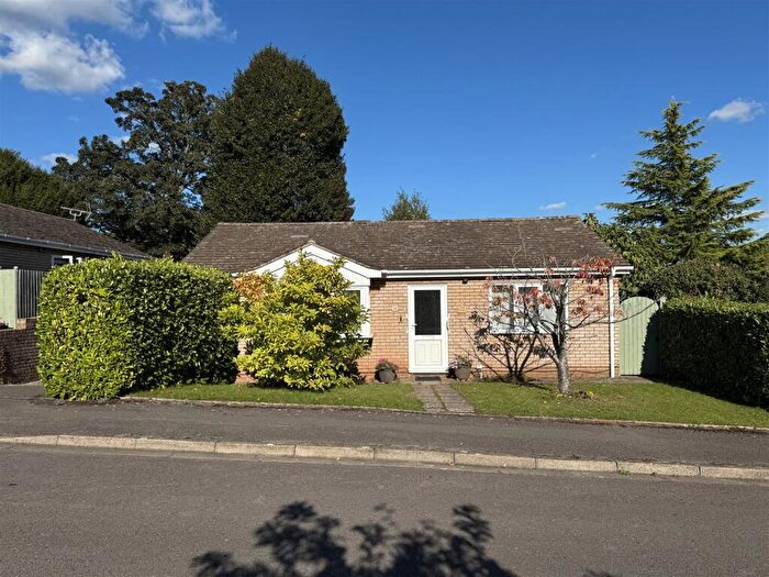 3 Bedroom Detached Bungalow For Sale In Lakeside, Newent, GL18