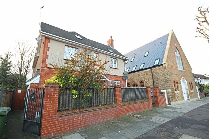 2 Bedroom Flat To Rent In Church Street, Hampton, TW12