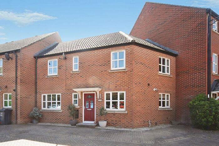 3 Bedroom Terraced House For Sale In Massingham Park, Taunton, TA2