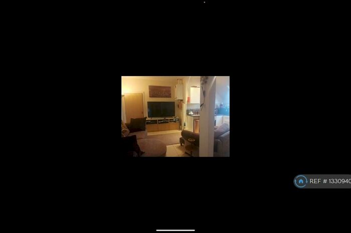 1 Bedroom Flat To Rent In Corporation Road, Newport, NP19