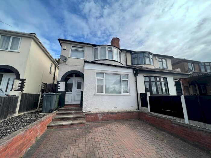 3 Bedroom Semi-Detached House To Rent In Aston Road, Willenhall, WV13
