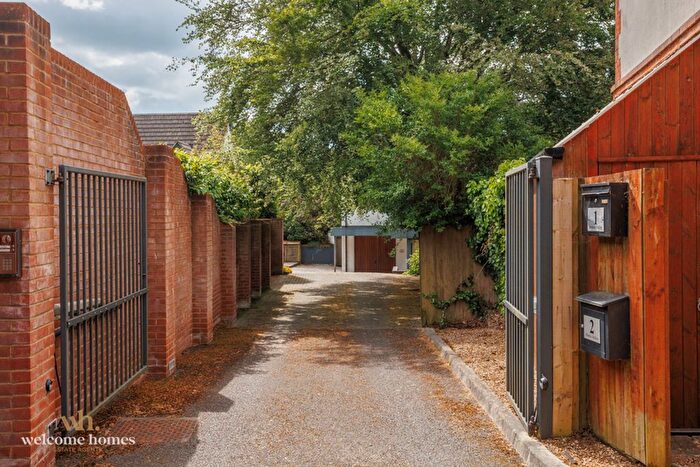 4 Bedroom Detached House For Sale In Fitzharris Avenue, Bournemouth, BH9