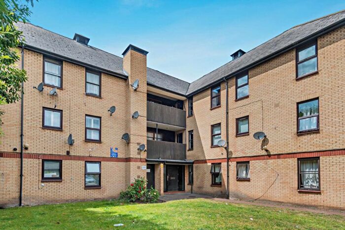 1 Bedroom Flat For Sale In Vicarage Lane, London, E6