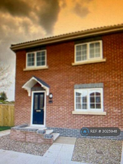 2 Bedroom End Of Terrace House To Rent In Peatland Mews, Thorne, Doncaster, DN8