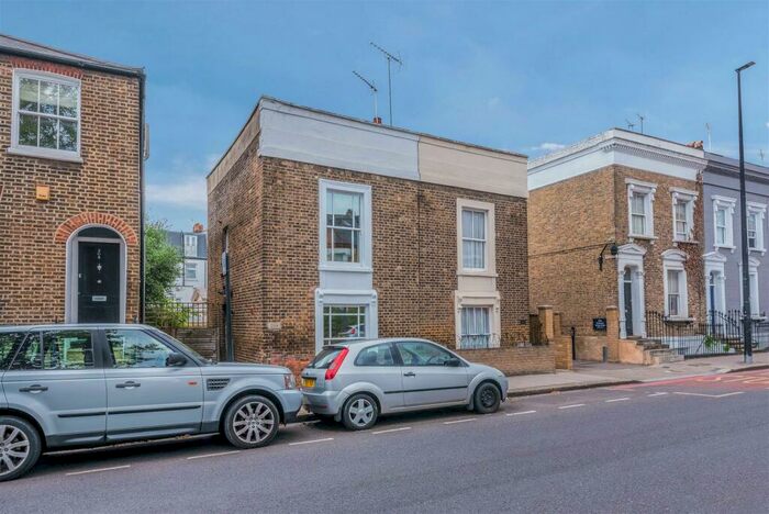 3 Bedroom House To Rent In Battersea Bridge Road, London, SW11