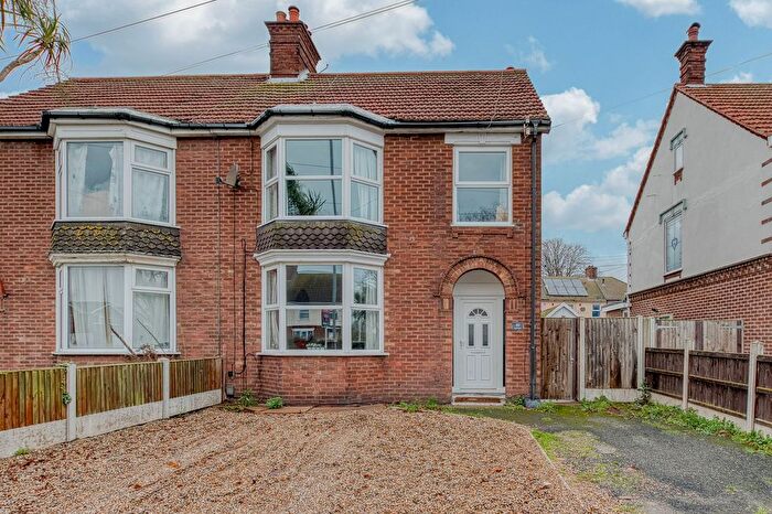 3 Bedroom Semi-Detached House For Sale In Middleton Road, Gorleston, NR31