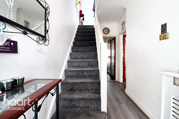 4 Bedroom Semi-Detached House For Sale In Rydal Gardens, NW9