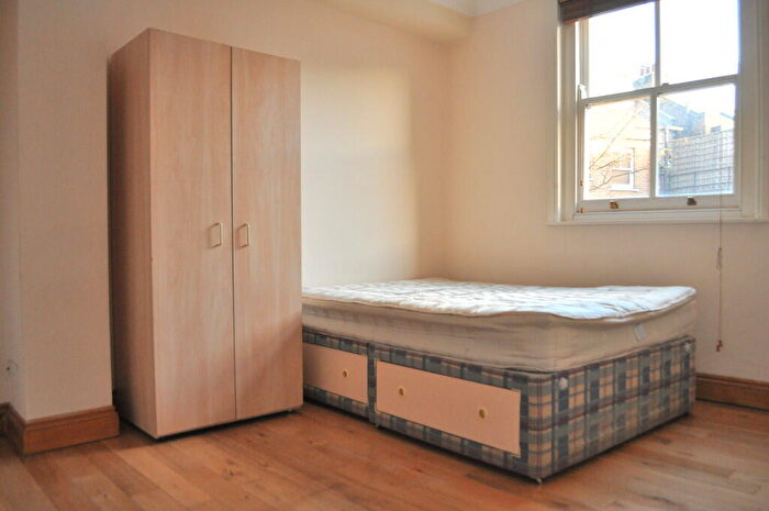 1 Bedroom Flat To Rent In Bethnal Green Road, London, E2