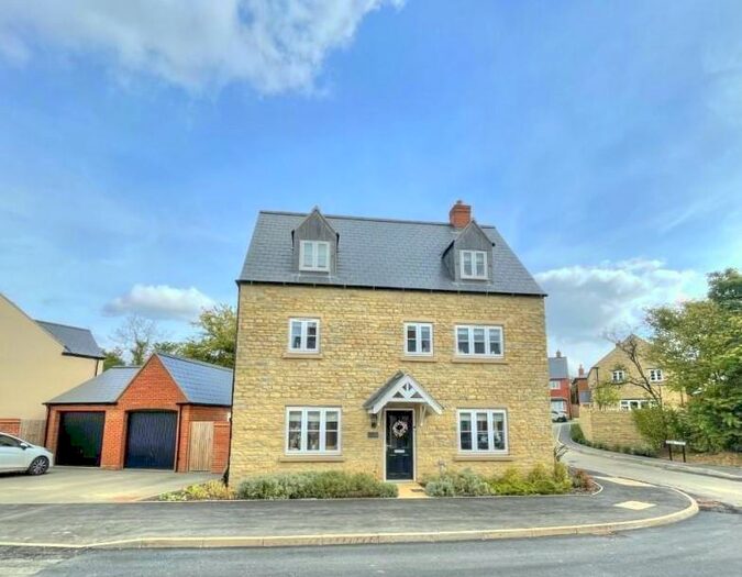 5 Bedroom Detached House For Sale In Catch Yard Road, Silverstone, NN12