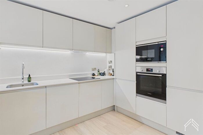 1 Bedroom Flat To Rent In Redford Way, Uxbridge, UB8