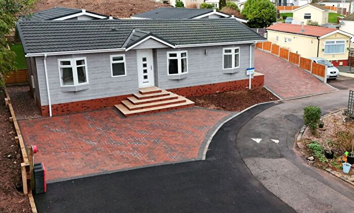 2 Bedroom Park Home For Sale In Sandfield Farm Home Park, Lichfield Road, Brownhills, Walsall, WS8