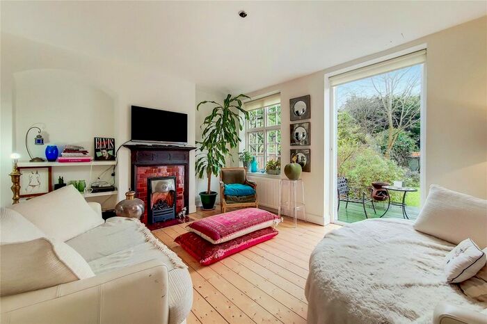 5 Bedroom Semi-Detached House To Rent In Eastholm, Hampstead Garden Suburb, London, NW11