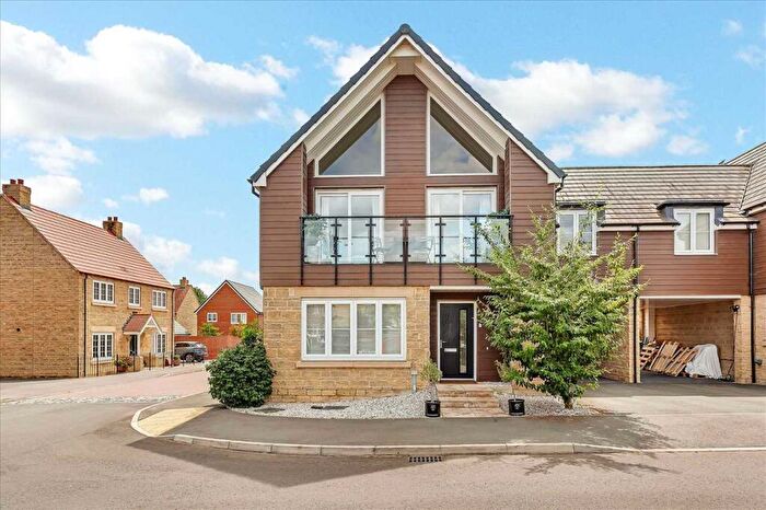 4 Bedroom Semi-Detached House For Sale In Osier Way, Olney, MK46