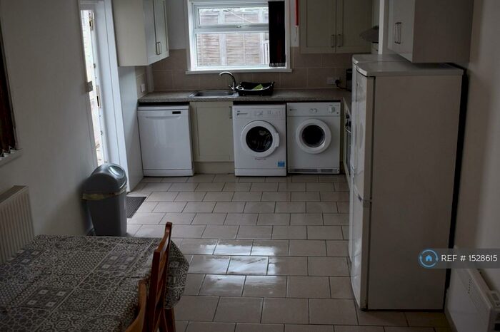 5 Bedroom Terraced House To Rent In May Street, Cardiff, CF24