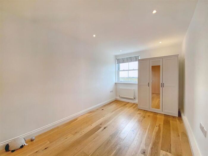 2 Bedroom Apartment For Sale In Upper Frog Street, Tenby, SA70