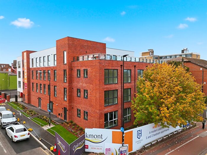 2 Bedroom Apartment For Sale In New Street, Aylesbury, HP20