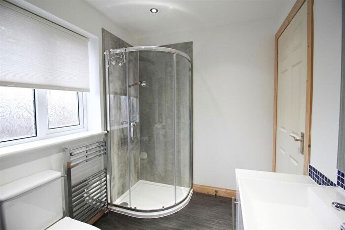 4 Bedroom Semi-Detached House To Rent In Richards Close, Audenshaw, Manchester, M34