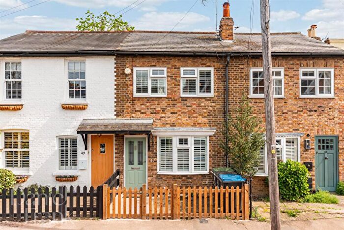 2 Bedroom Terraced House For Sale In Smarts Lane, Loughton, IG10