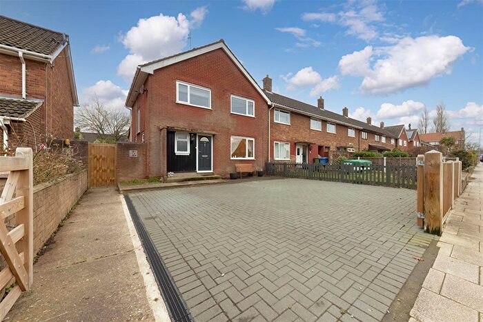 3 Bedroom End Terrace House For Sale In Witard Road, Norwich, NR7