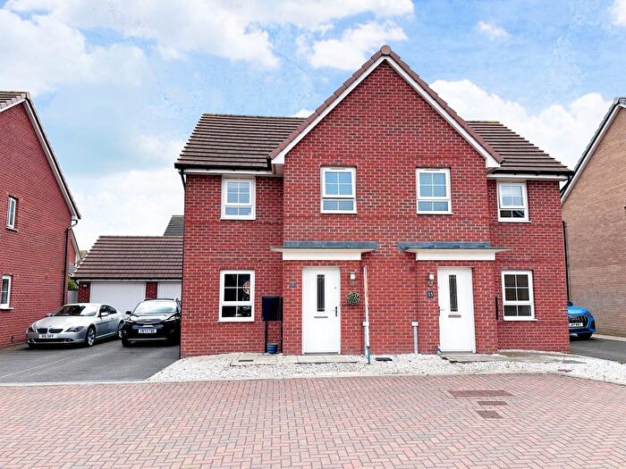 3 Bedroom Semi-Detached House For Sale In St. Wilfrids Drive, Brayton, Selby, YO8