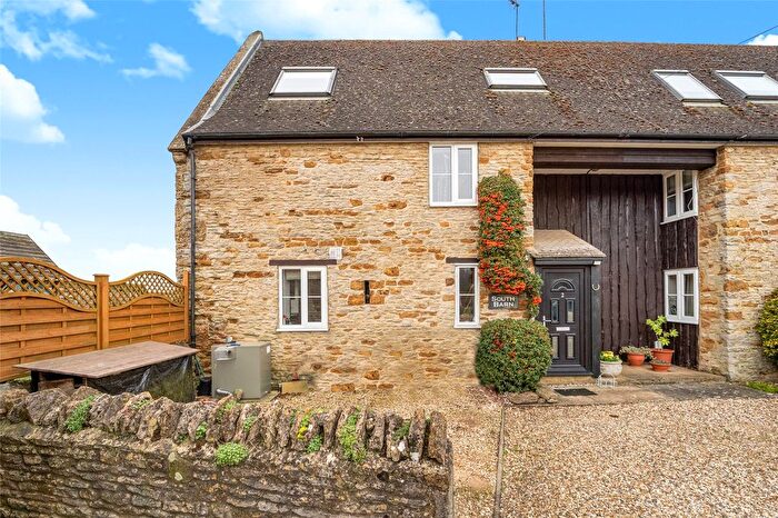 3 Bedroom Barn Conversion For Sale In Spring Farm Court, Duns Tew, Oxfordshire, OX25