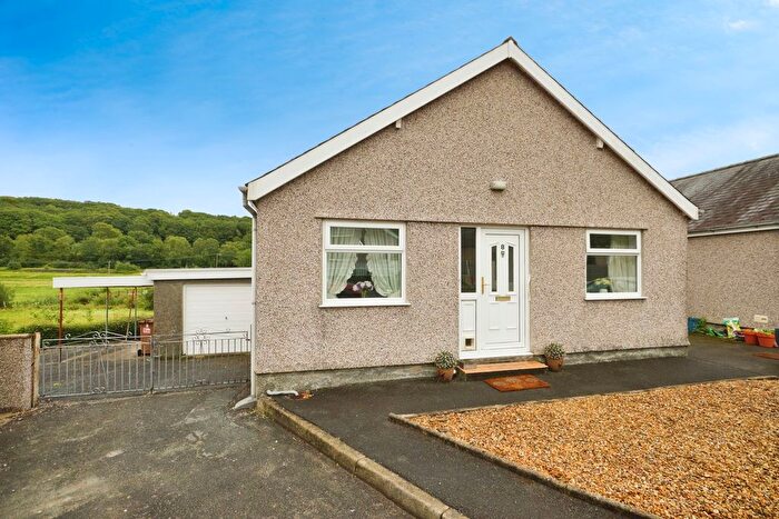 3 Bedroom Bungalow For Sale In Bryn Llewelyn Estate, Penrhyndeudraeth, Gwynedd, LL48