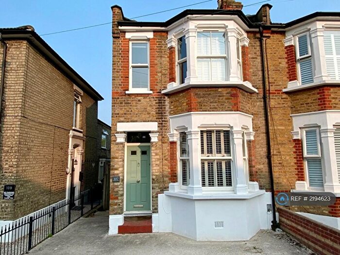 3 Bedroom End Of Terrace House To Rent In Prospect Road, Woodford Green, IG8