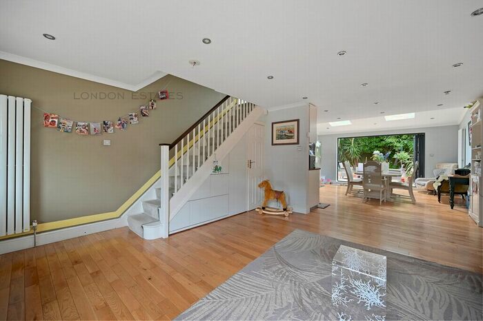 4 Bedroom Terraced House To Rent In Oliver Close, Chiswick, W4