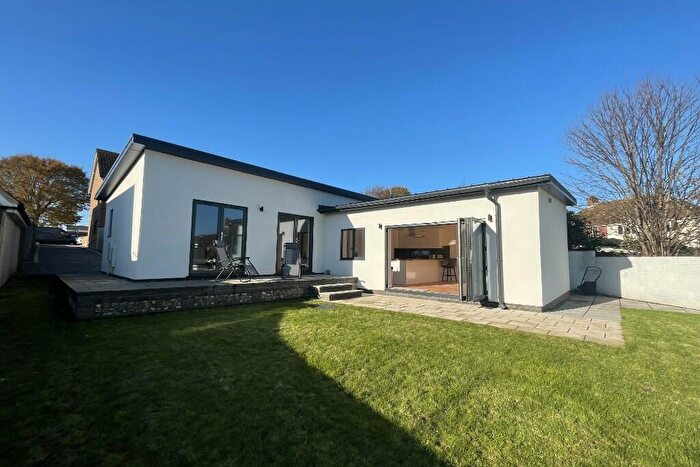 3 Bedroom Detached House For Sale In Mile Oak Road, BN41