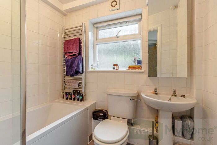 2 Bedroom Property To Rent In Sunnyside Road, Epping, CM16