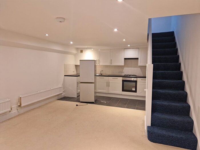 2 Bedroom Maisonette To Rent In Vernon Road, Sutton, SM1