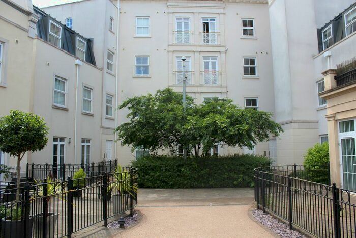 2 Bedroom Flat To Rent In South Terrace, Main Street, Dickens Heath B90