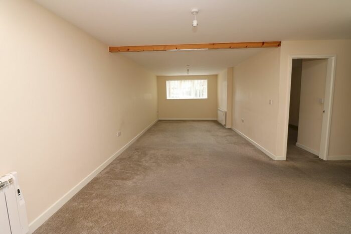 2 Bedroom Flat To Rent In Silver Street, Stainforth, Doncaster, DN7