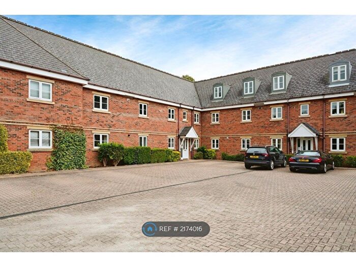 2 Bedroom Flat To Rent In Wade Court, Cheltenham, GL51