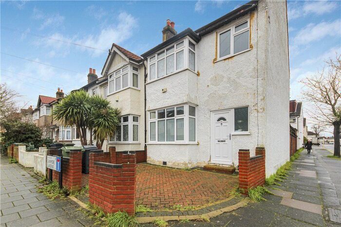 4 Bedroom Detached House To Rent In Canmore Gardens, Streatham, SW16