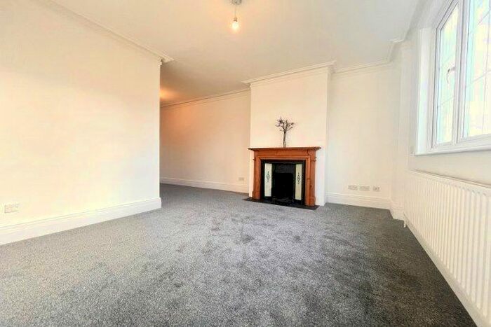2 Bedroom Flat To Rent In Park Farm Road, Bromley, BR1