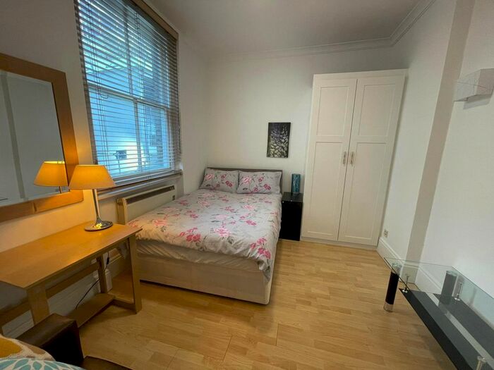 1 Bedroom Flat To Rent In White Horse Street, Mayfair, W1J