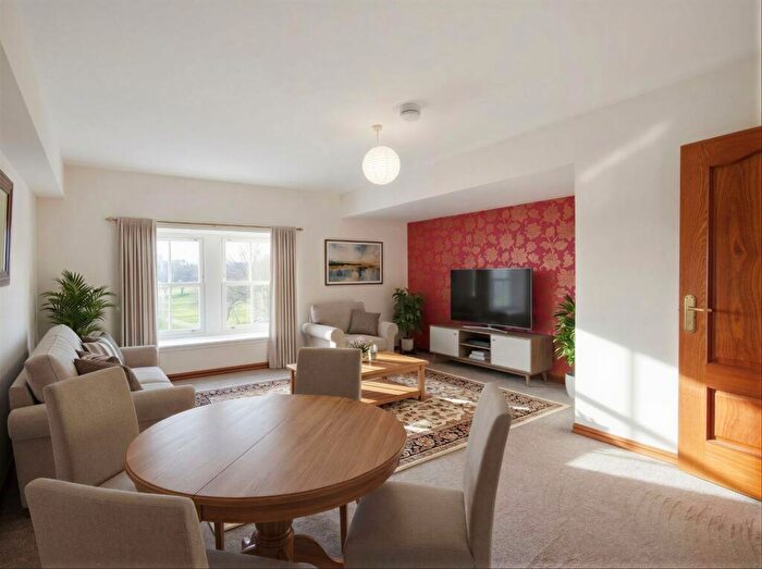 2 Bedroom Flat For Sale In / John's Place, Edinburgh, EH6