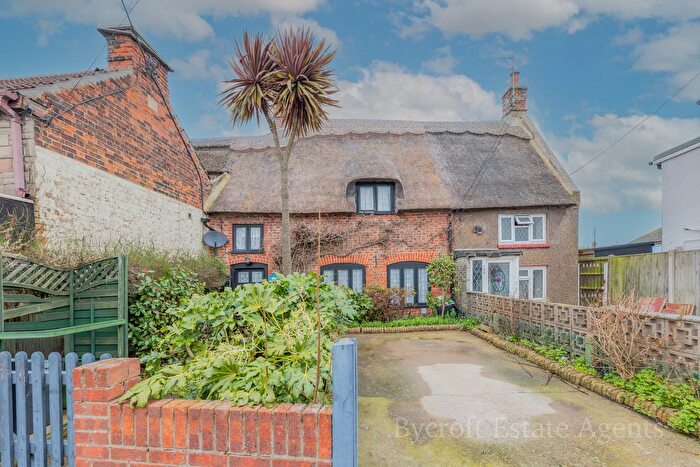 2 Bedroom Cottage For Sale In Beach Road, Caister-On-Sea, NR30