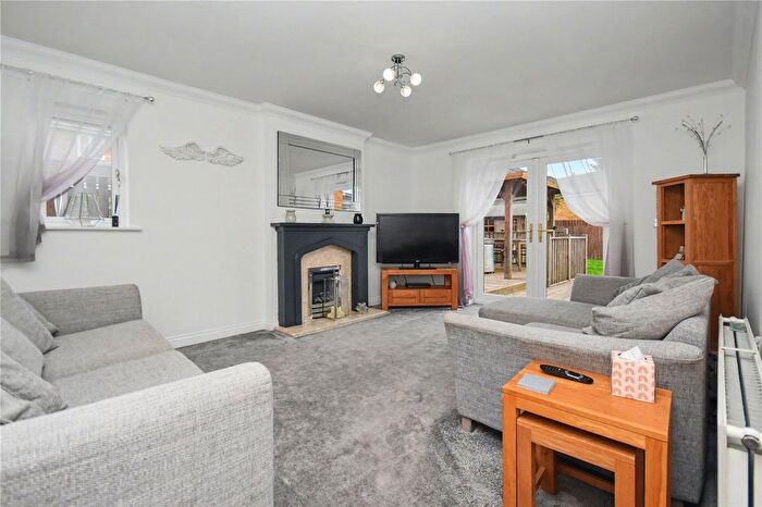 4 Bedroom Detached House For Sale In Redhill Chase, Castleford, West Yorkshire, WF10