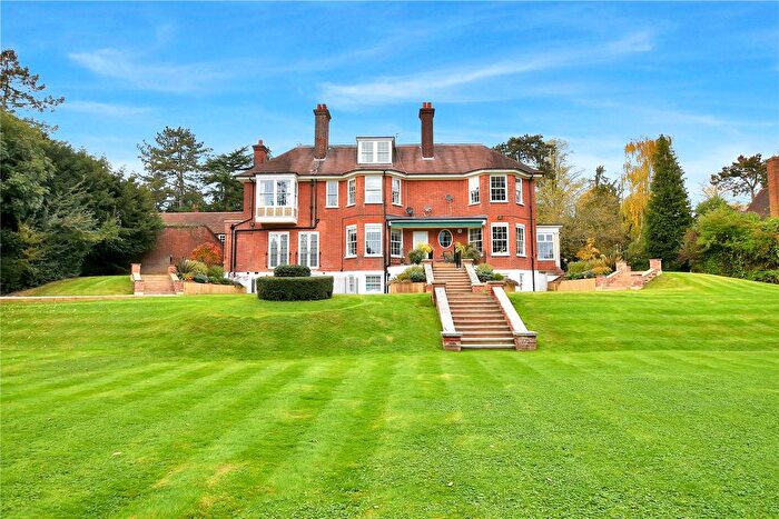 2 Bedroom Flat To Rent In Dene Road, Northwood, HA6