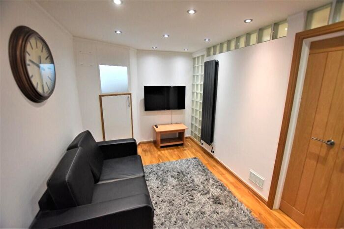 1 Bedroom Flat To Rent In St. Pauls Road, London, N1