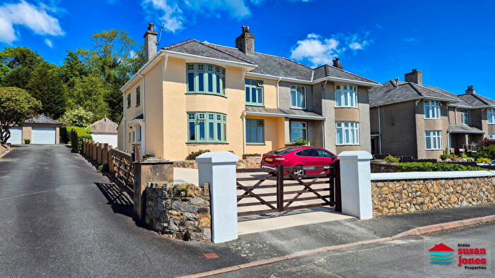 3 Bedroom Semi-Detached House For Sale In Yr Ala Road, Pwllheli, LL53