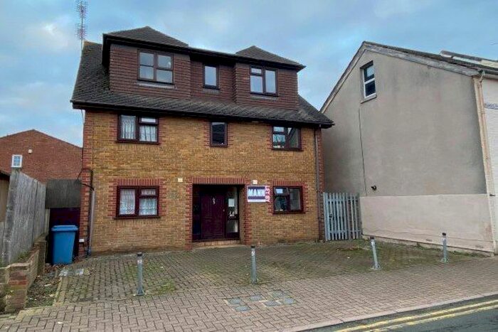 Studio To Rent In 63 Randolph Road, Gillingham ME7